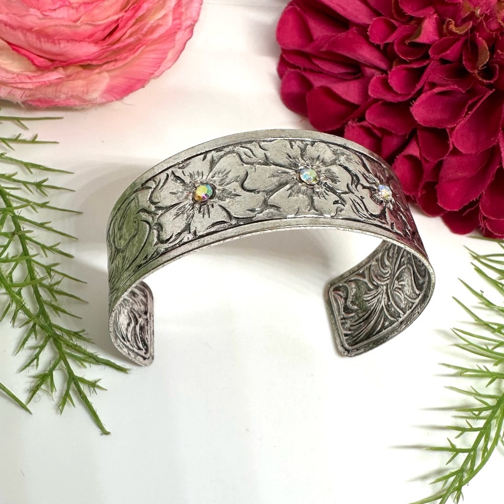 1 Left!⚜️Embossed Cuff Bracelet With Cherry Blossoms - Picture 3 of 8